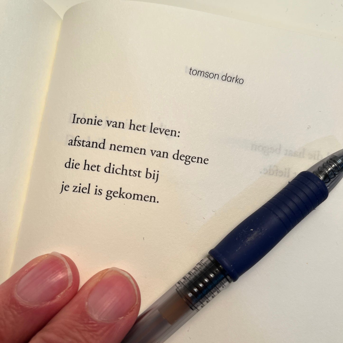 Boek - Helaas houd ik van je